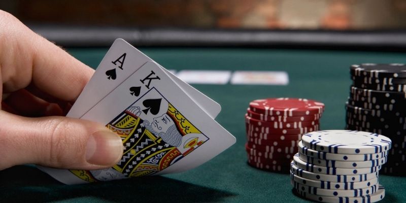 Lợi thế khi chơi Poker online